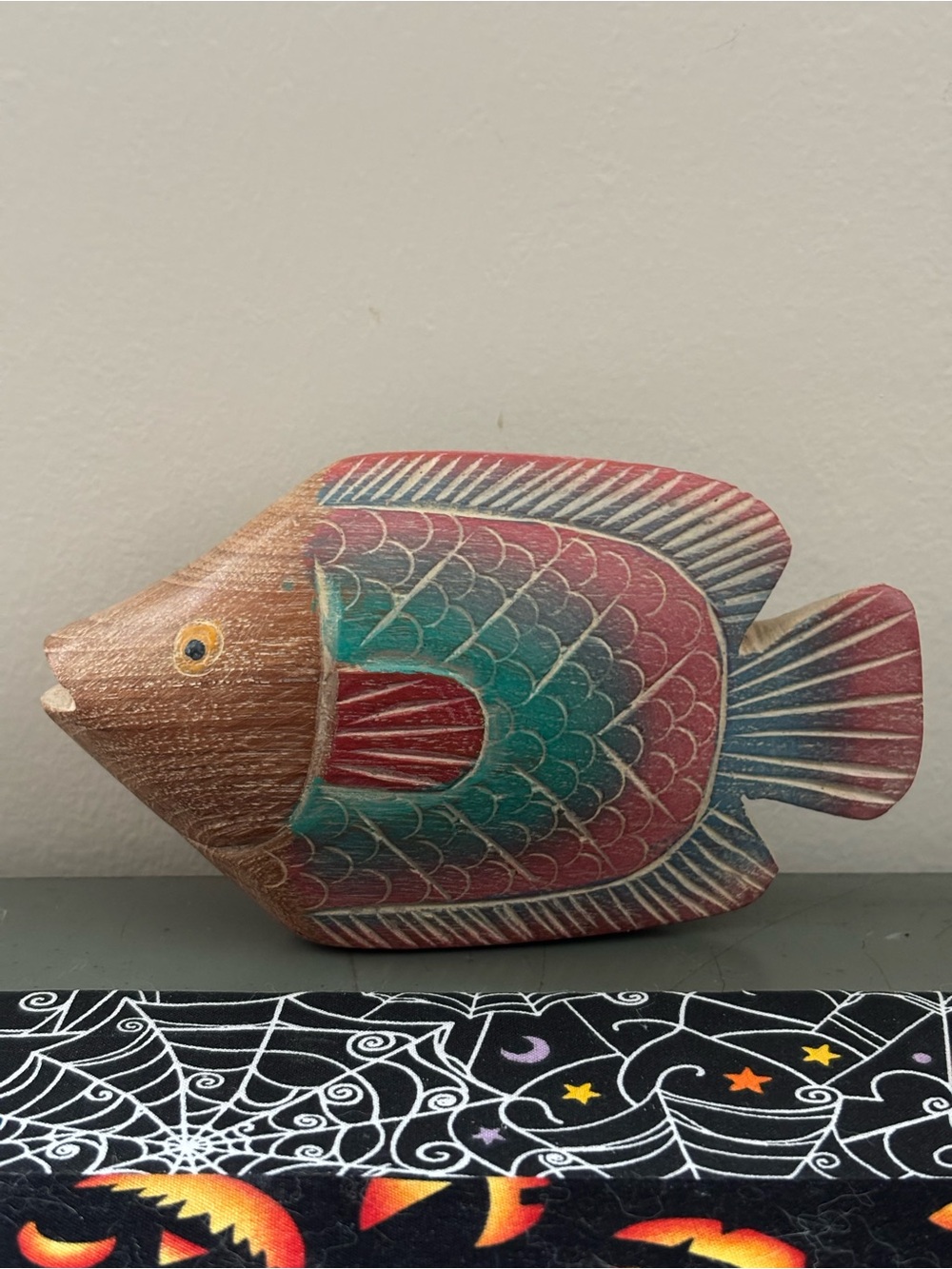 Handcrafted Decorative Fish Figurine - Multicolor 6 x 3.5 - Picture 1 of 4